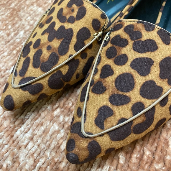 LULUS Emmy cheetah print pointy toe ballet flat loader closet staple trendy 6 - Picture 3 of 7